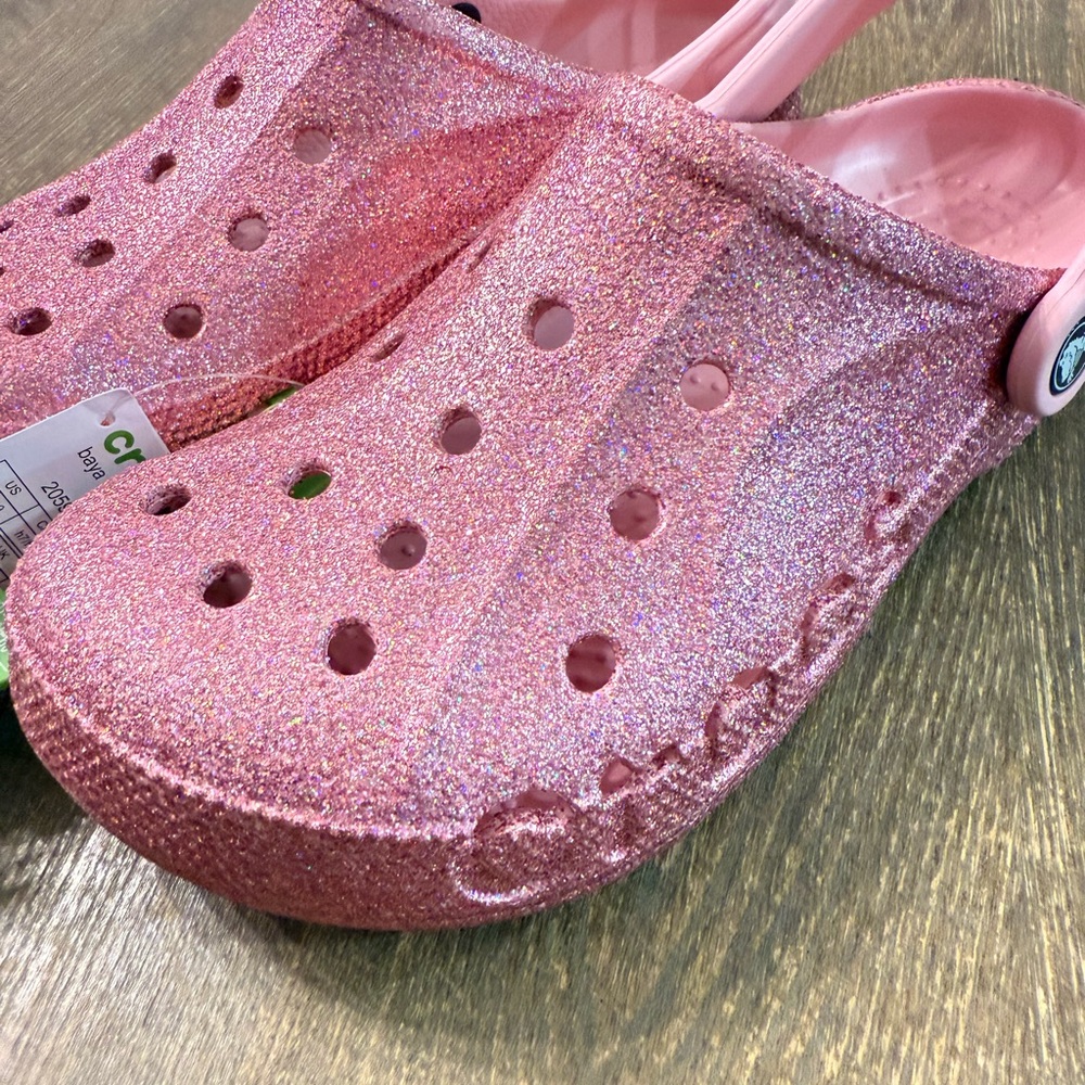 Crocs Baya Glitter Clog in Petal Pink